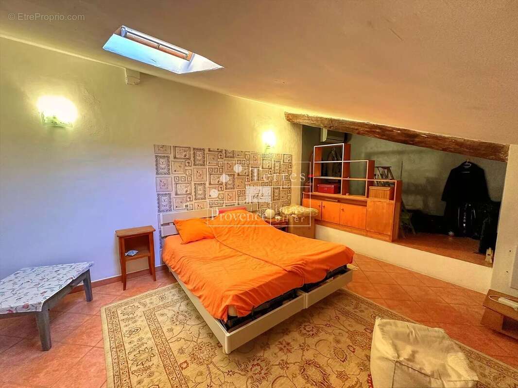 Maison de village à Aups avec mezzanine et revenu locatif – Proche Verdon - photo 9