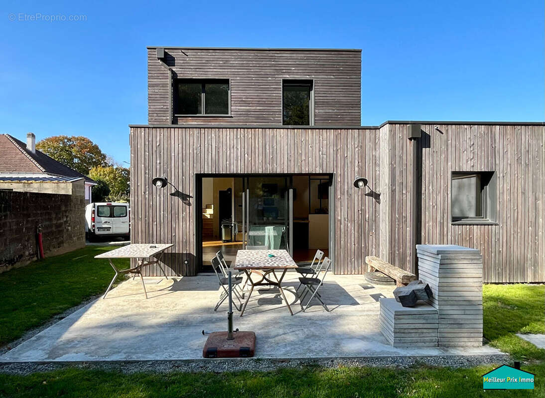 Maison à BOUGUENAIS