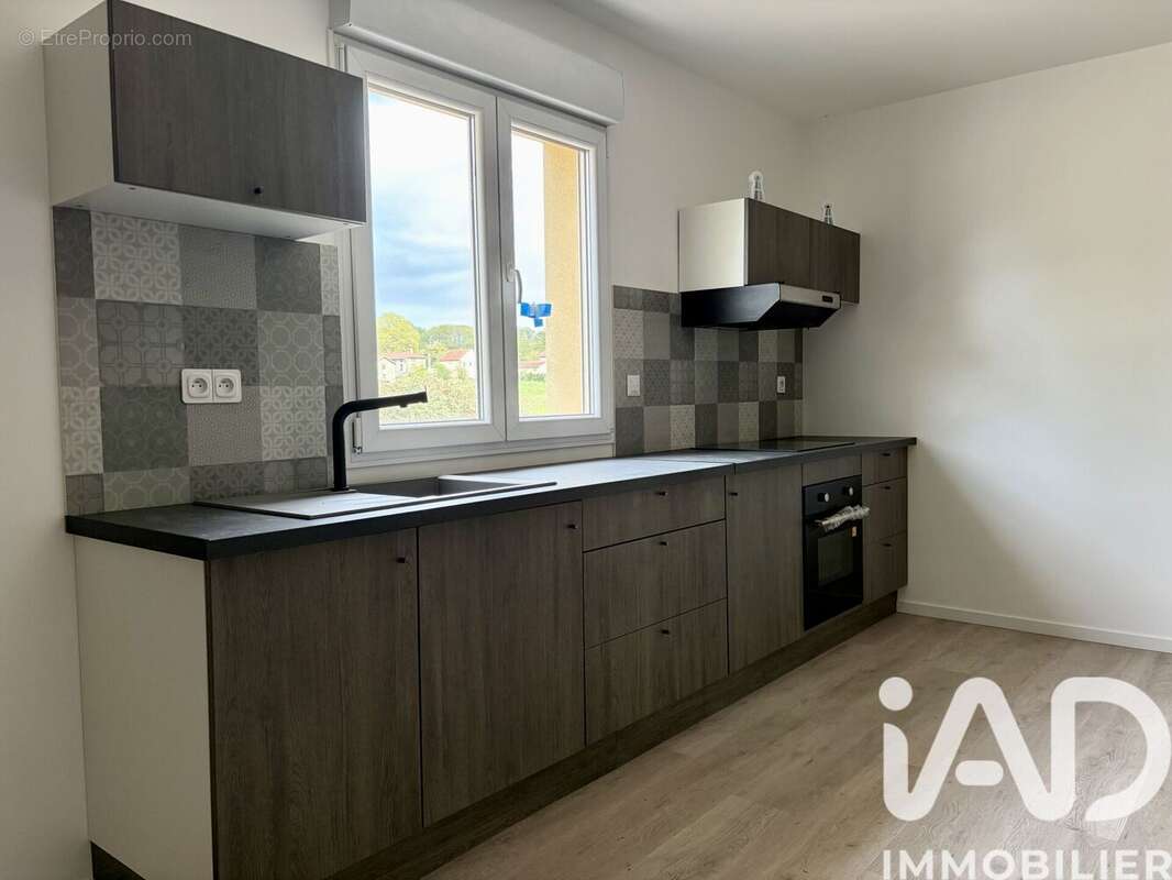 Photo 6 - Maison à LOUZE