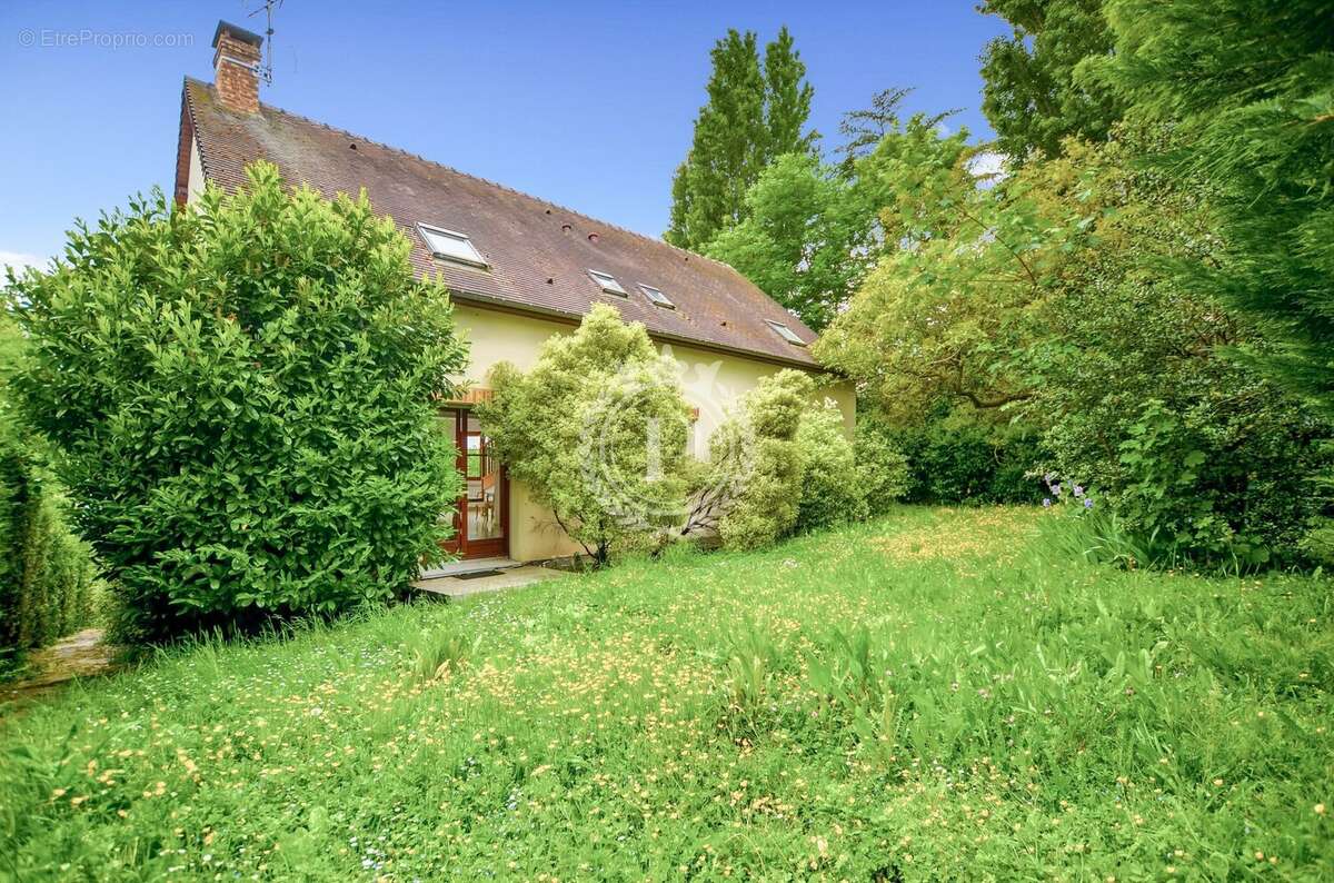 Maison à SAINT-LEU-LA-FORET