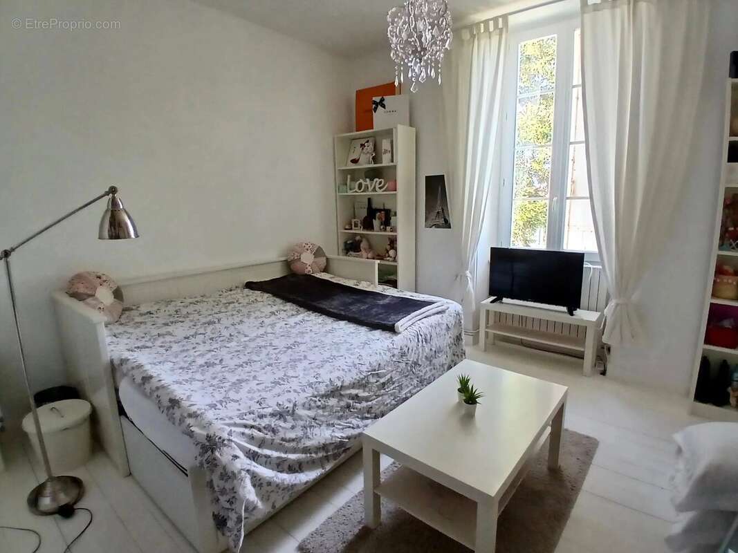 Maison à SAINT-JEAN-D'ANGELY