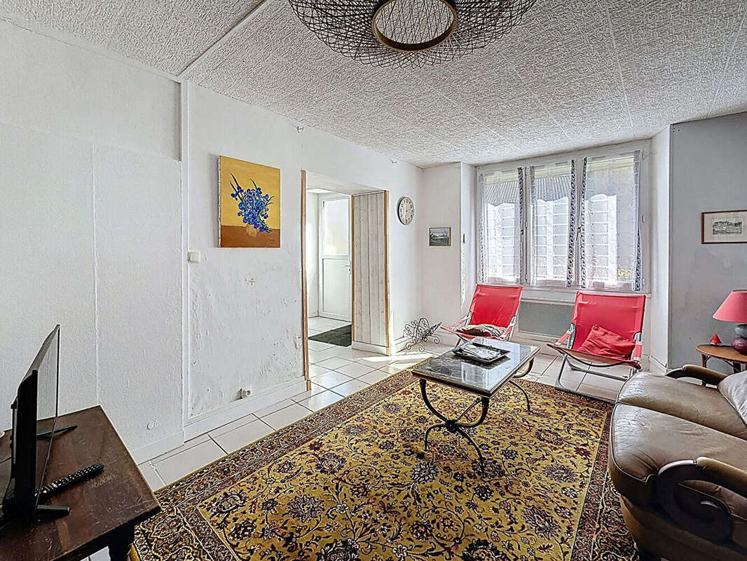 Appartement à COMPREIGNAC