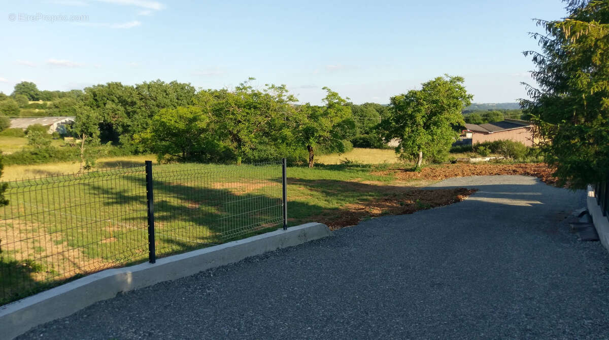 Terrain à VILLENEUVE