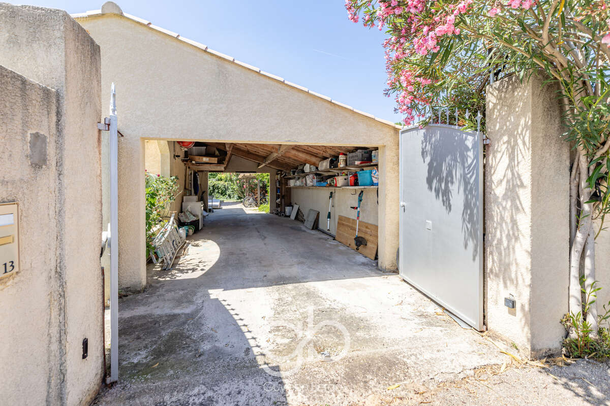 Maison à VALERGUES
