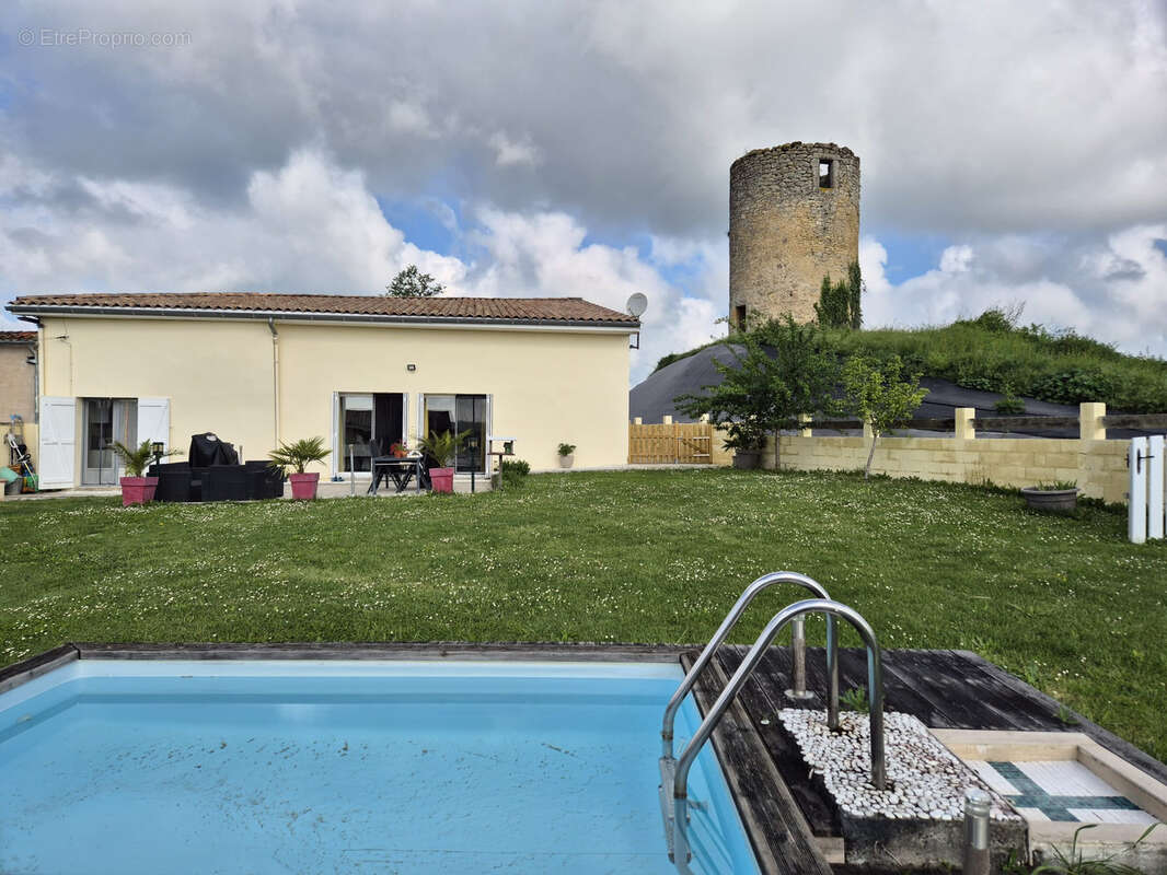 Maison à CLEYRAC