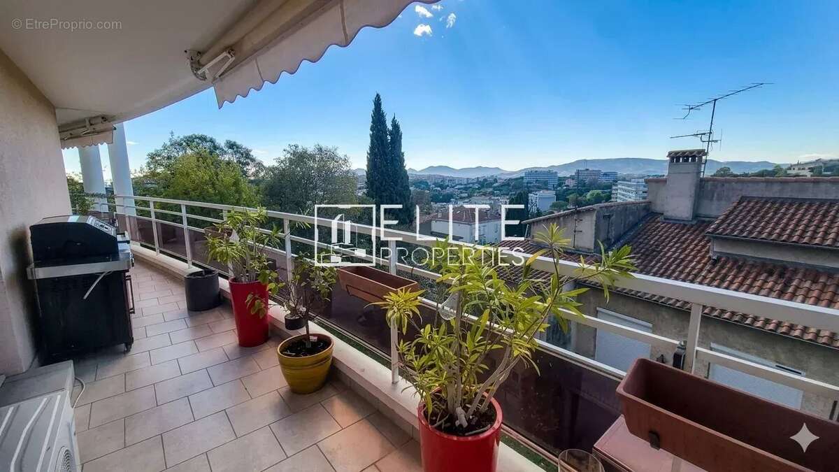 Appartement à LE CANNET
