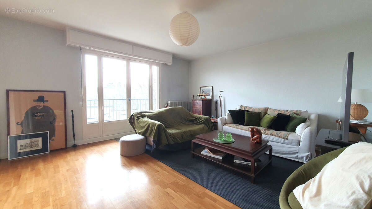 Appartement à VILLE-D&#039;AVRAY