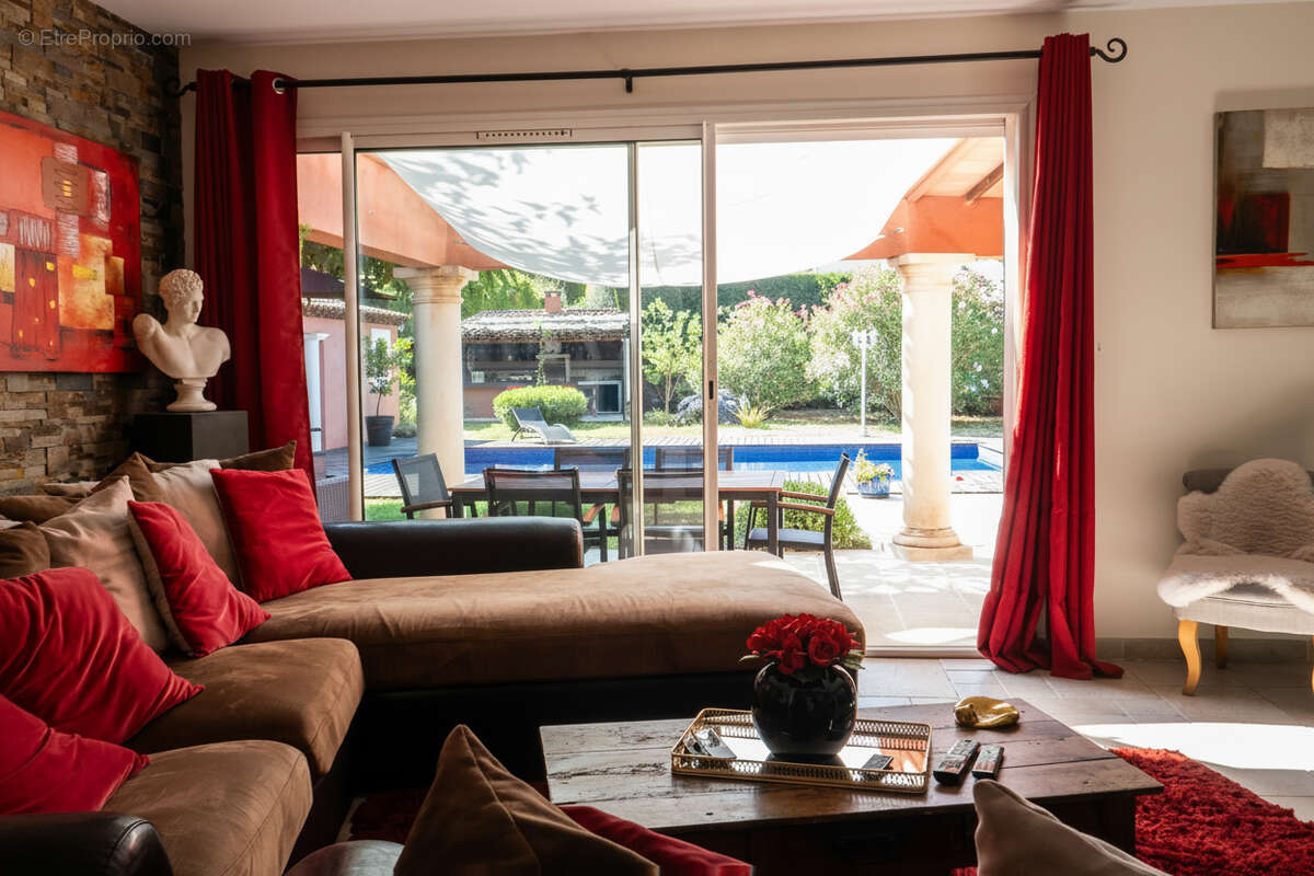 NEOULES Maison 5 pièces avec piscine et studio indépendant au calme absolu - photo 8