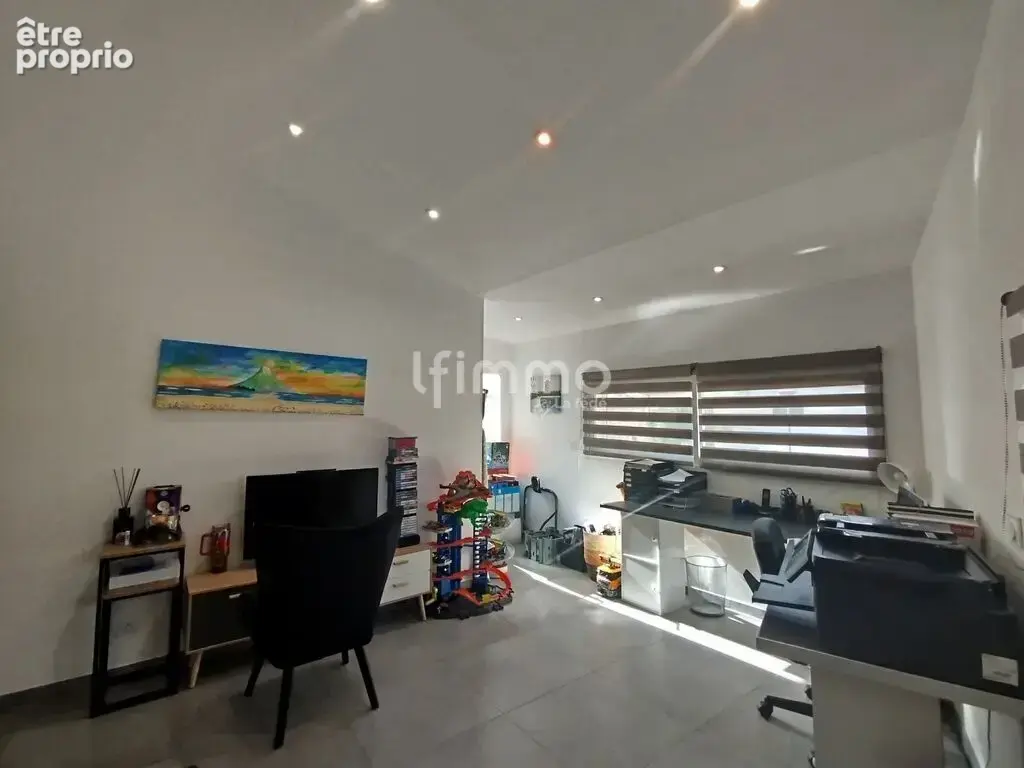Maison 3 faces - 130 m2 - 5 chambres - Theza - photo 13