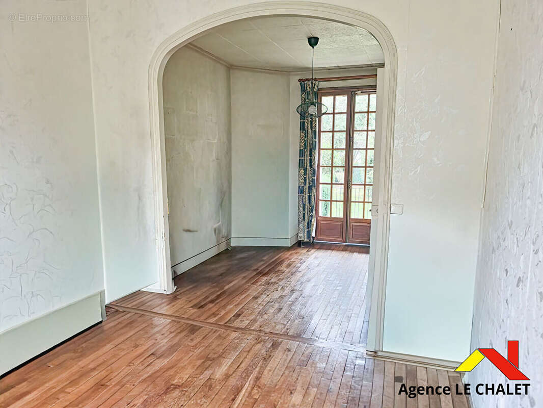 Maison à VILLENEUVE-LE-ROI