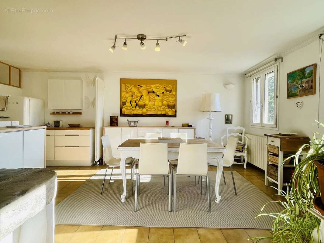 Maison à MIRABEL-AUX-BARONNIES