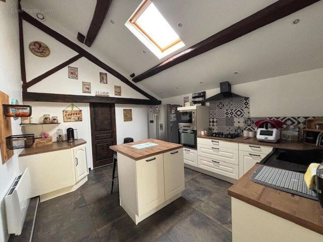 Photo 2 - Maison à NOUANS-LES-FONTAINES