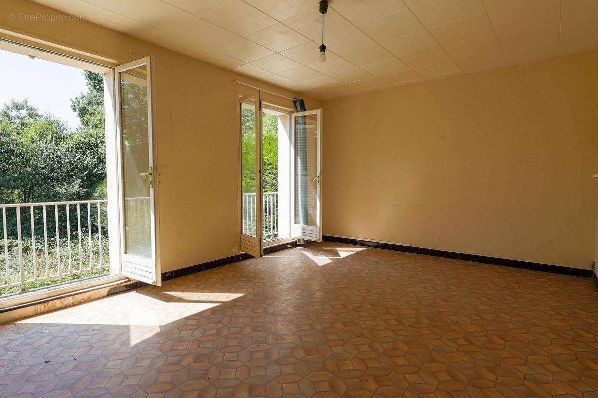 Maison - 128 m² - Isigny-le-Buat (50) - photo 2