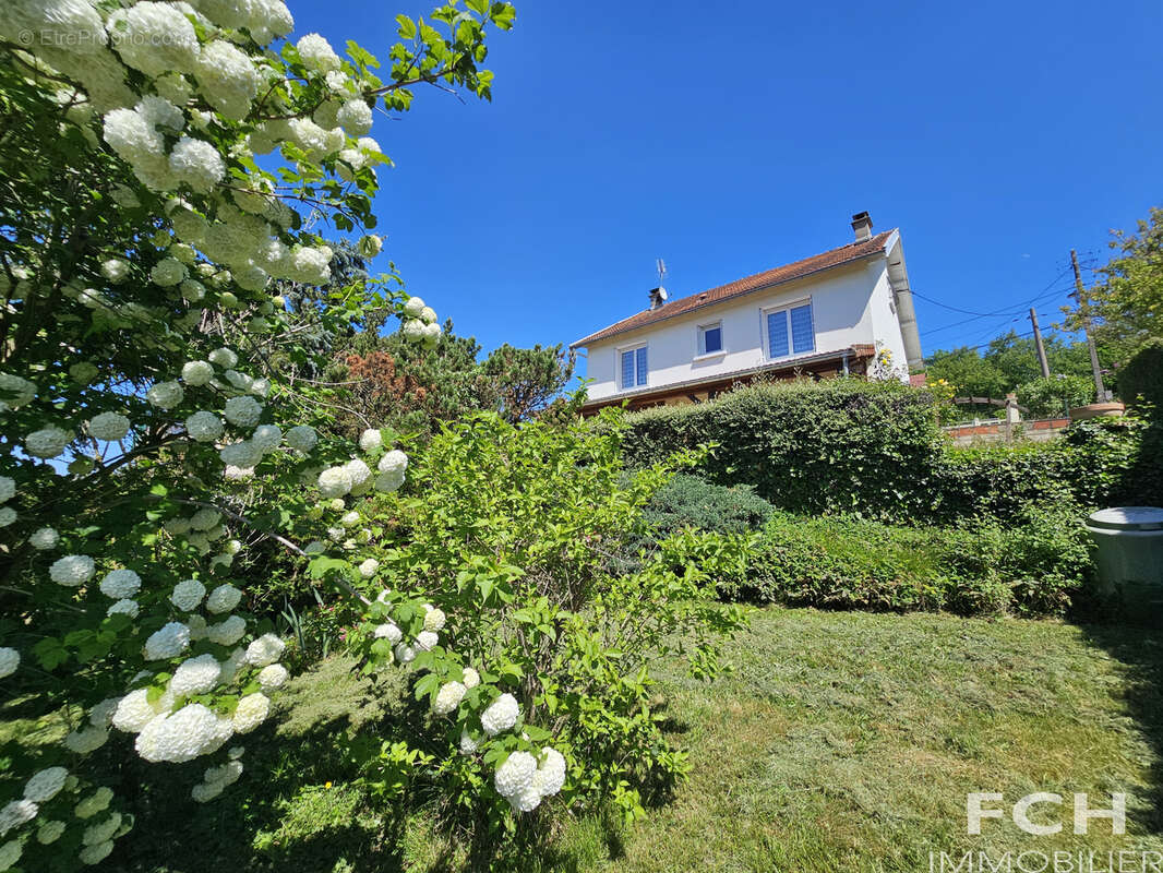 Maison à SAINT-YORRE