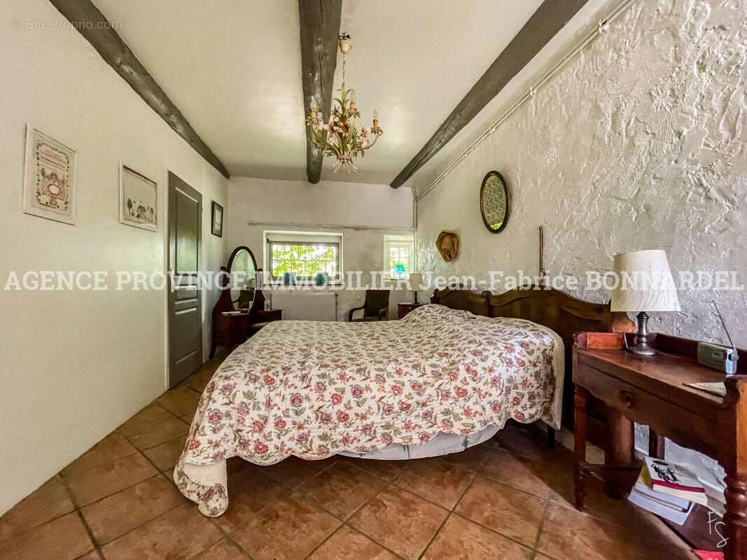 Maison 229 m² à La Baume-De-Transit  - photo 13