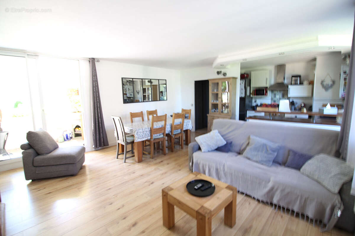 Appartement à SARTROUVILLE