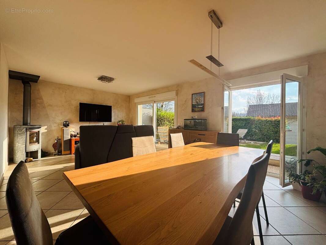 Maison à CONTAMINE-SUR-ARVE