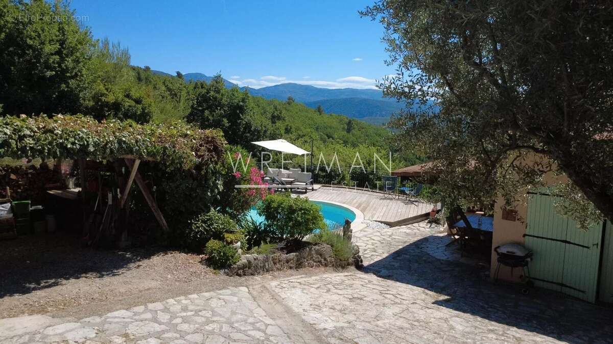 Villa avec piscine et vue exceptionnelle - Mons - photo 25