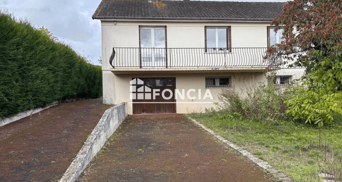 Maison à SAINT-JEAN-D'ASSE