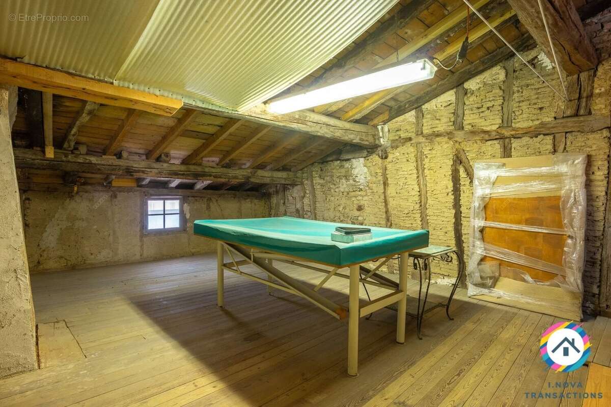 Maison de ville 118 m² – Terrasse / cour  – Dépendance – Combles aménageables – Centre Mazères - photo 17