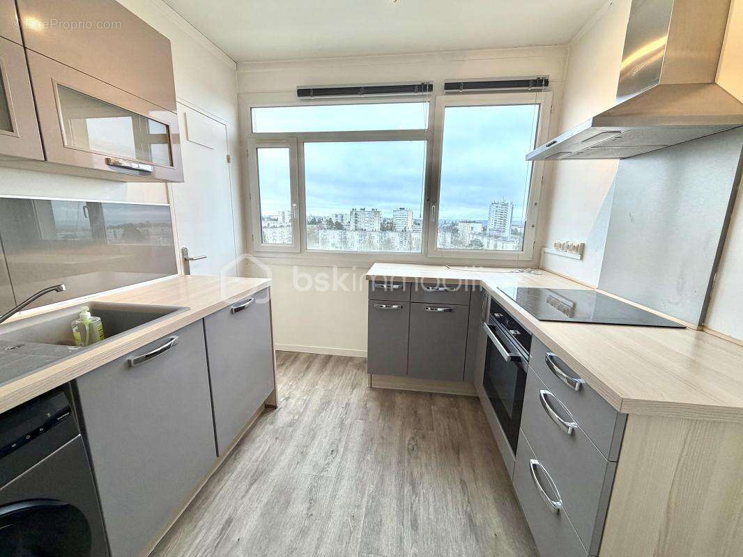 Appartement à MONT-SAINT-AIGNAN