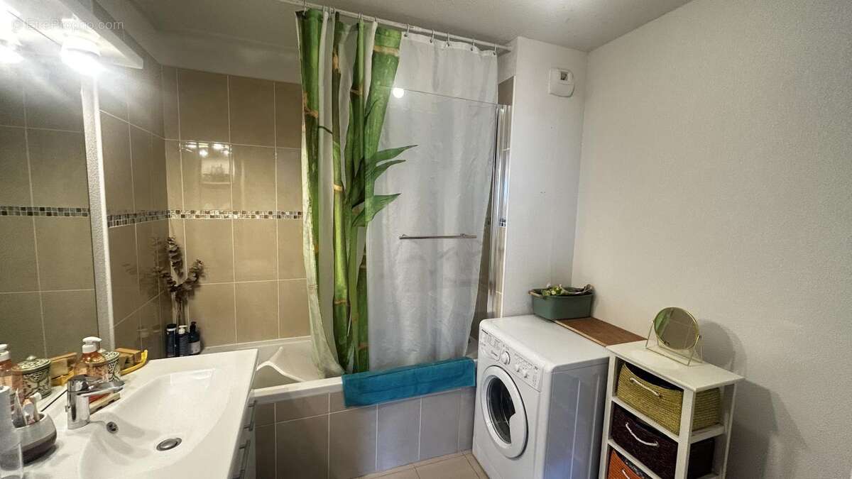 Appartement à MARSEILLE-4E