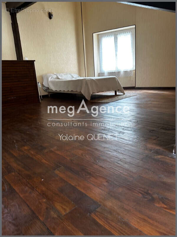 Maison en pierre de 158m2 dont local de 70 «m2 - photo 7