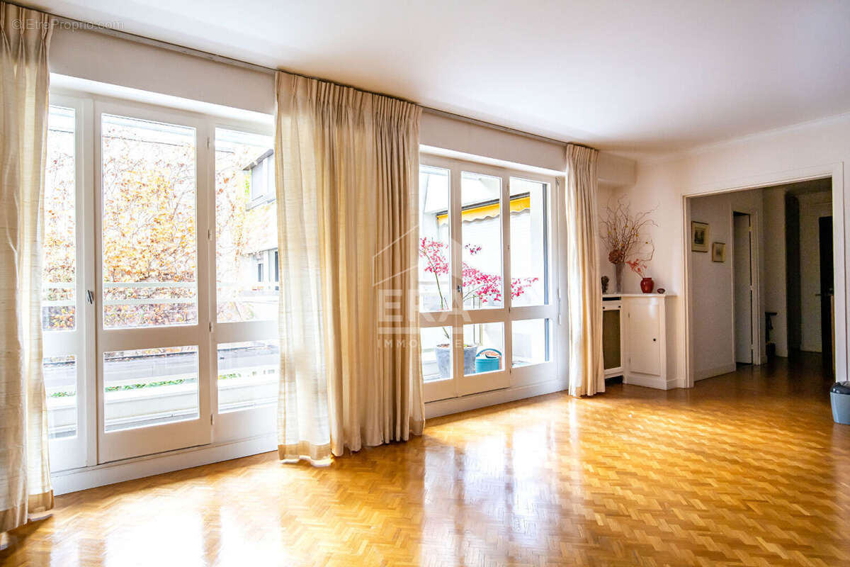 Appartement à PARIS-12E