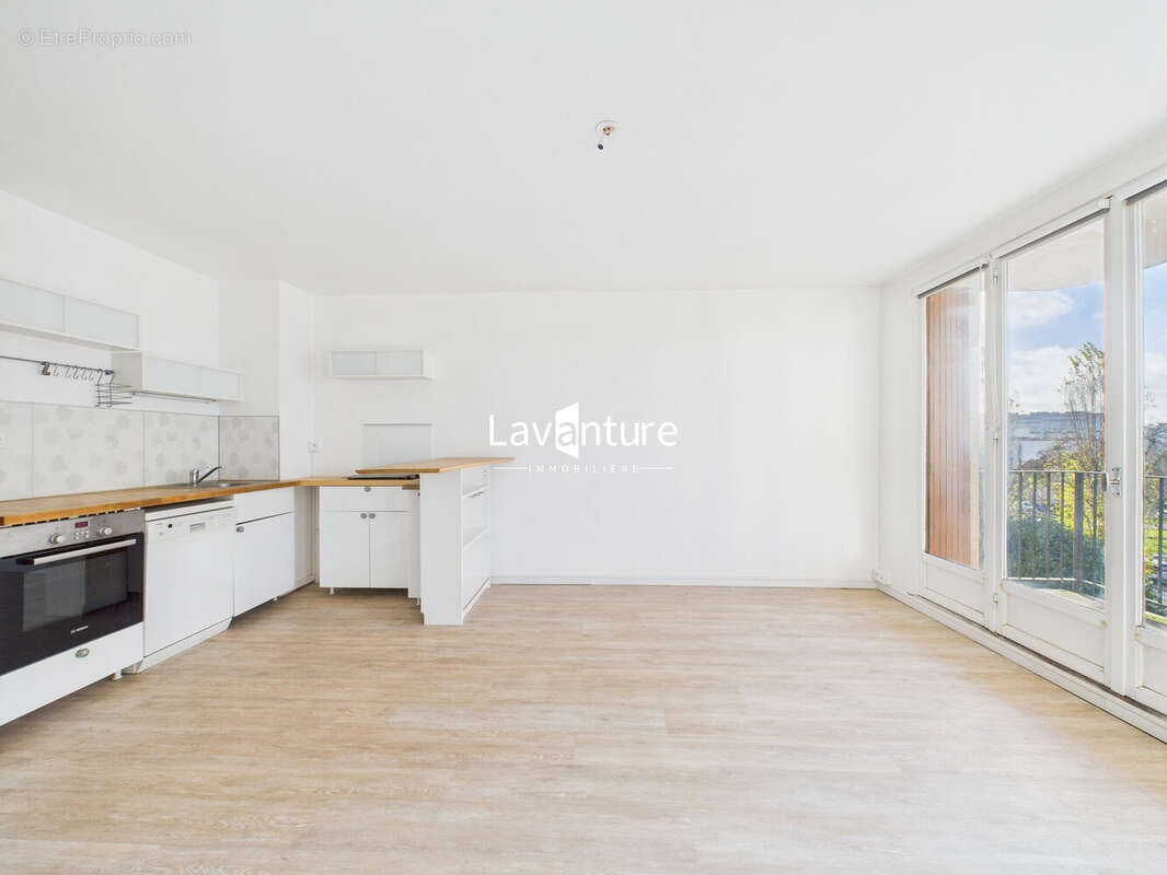 Appartement à FRESNES