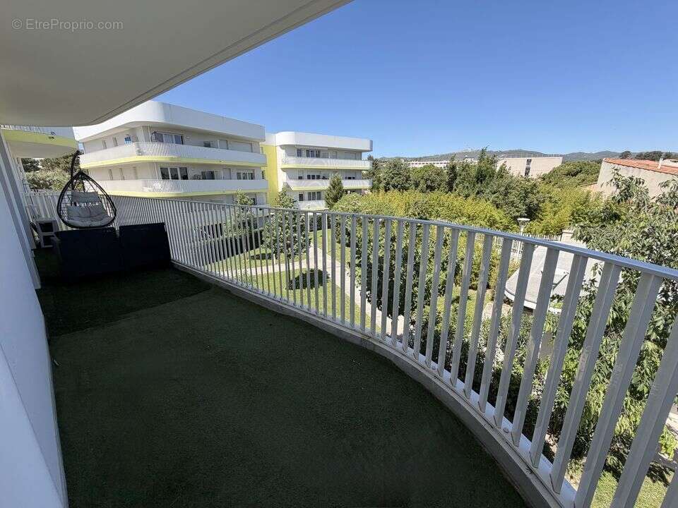Appartement T3 a vendre - terrase - garage - parking - PMR -