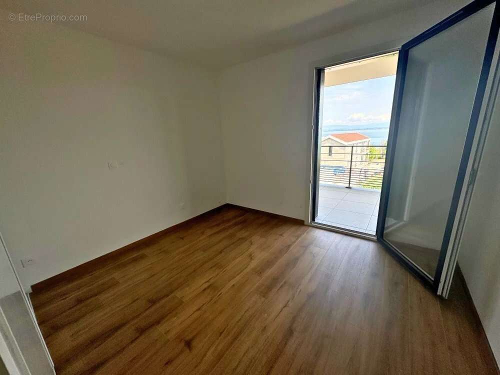 Appartement à NEUVECELLE