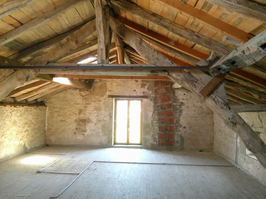 Maison à CHARROUX