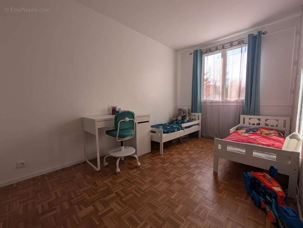 Appartement à LES CLAYES-SOUS-BOIS