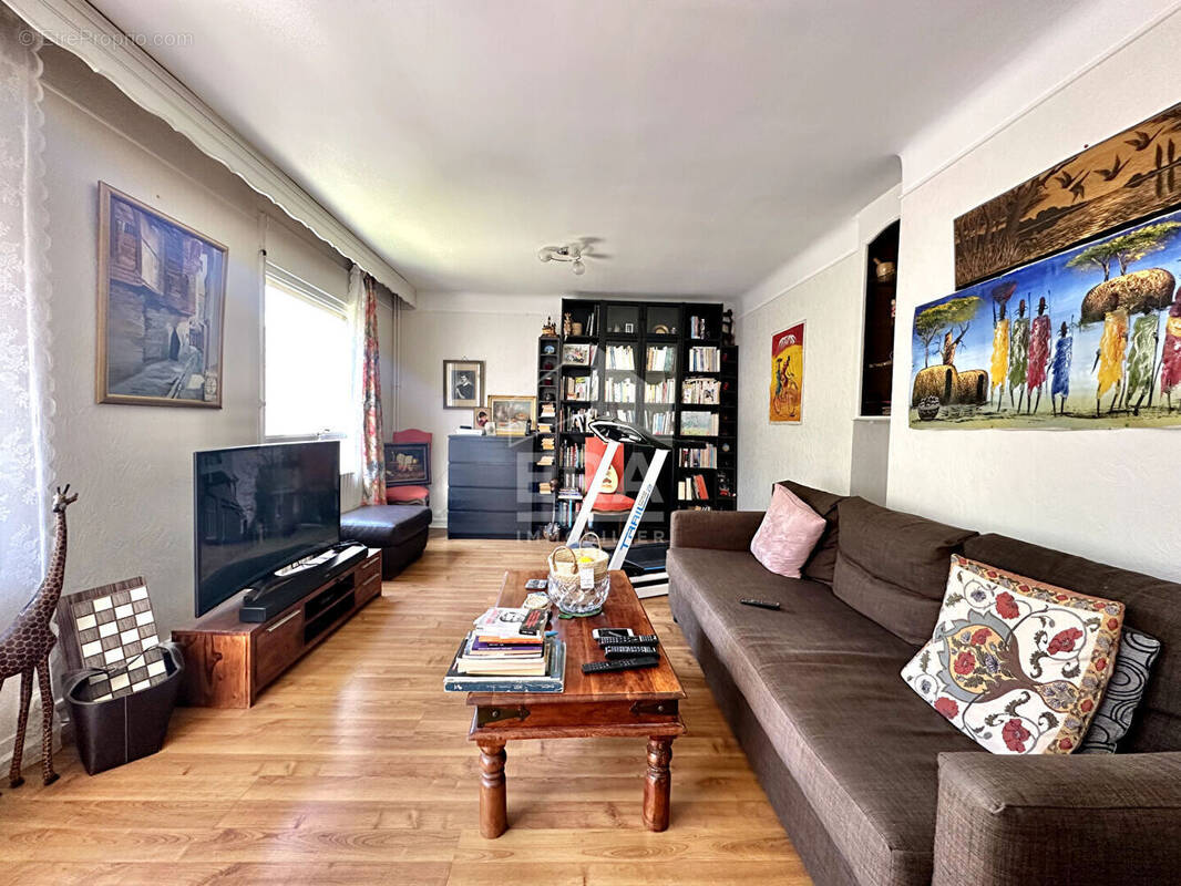 Appartement à SARTROUVILLE