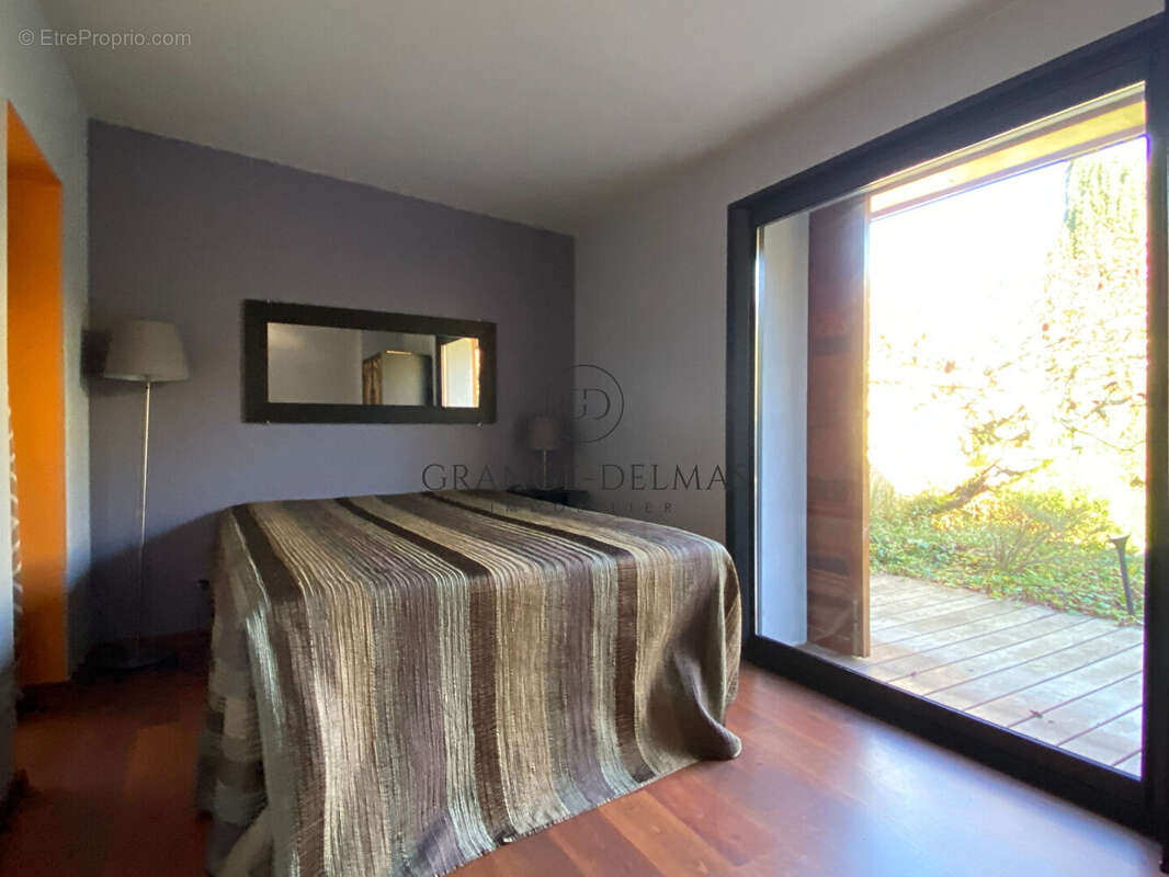 Maison de plain pied rénovée avec jardin - TALENCE - photo 11