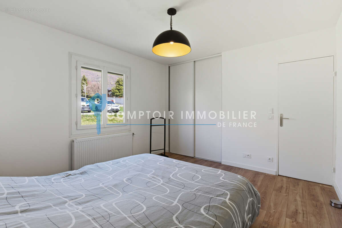 Maison à SAINT-NAZAIRE-LES-EYMES