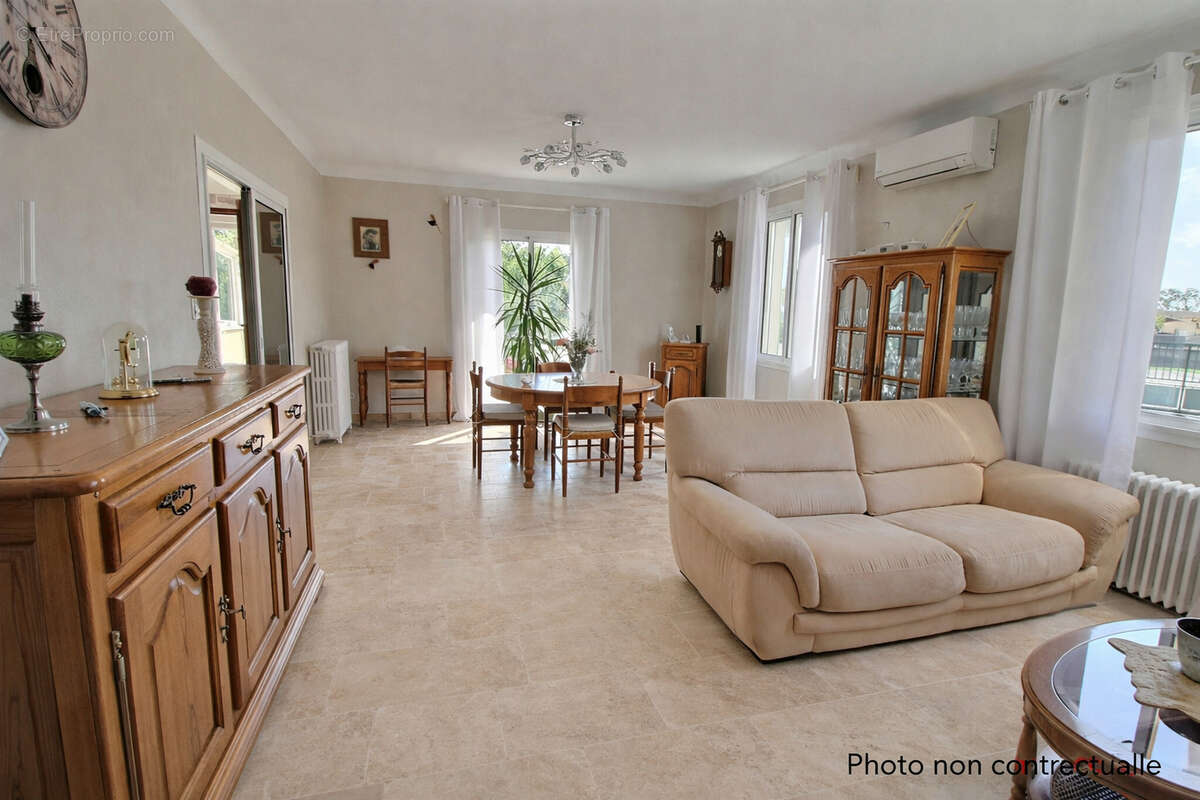 Charmante villa provençale avec grand terrain et piscine à Modène - photo 9