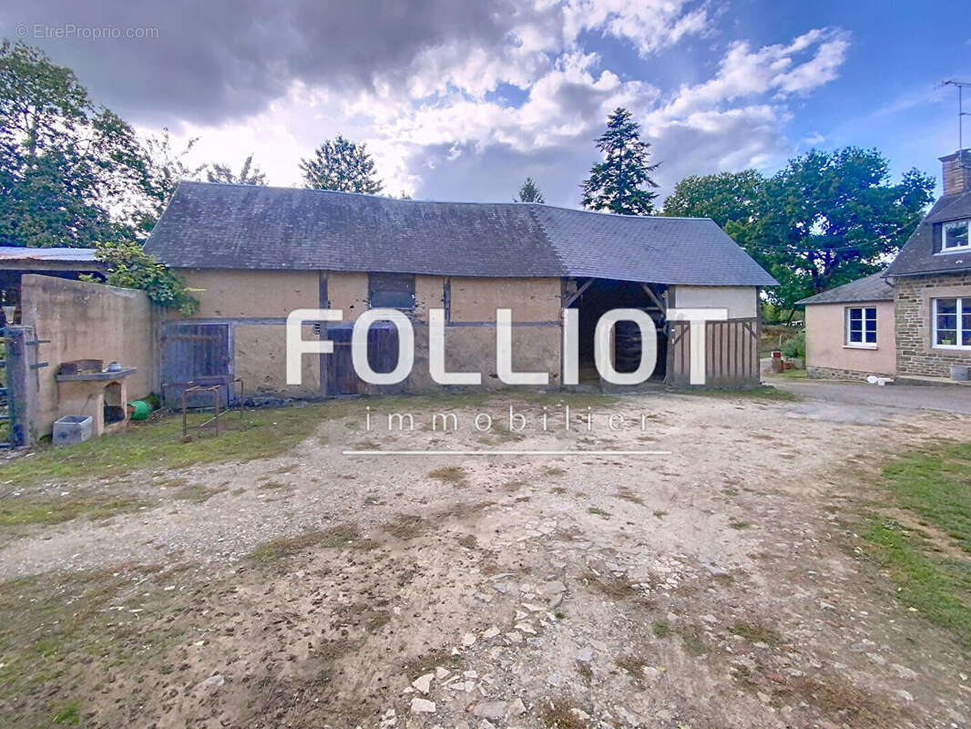 Maison à SAINT-HILAIRE-DU-HARCOUET