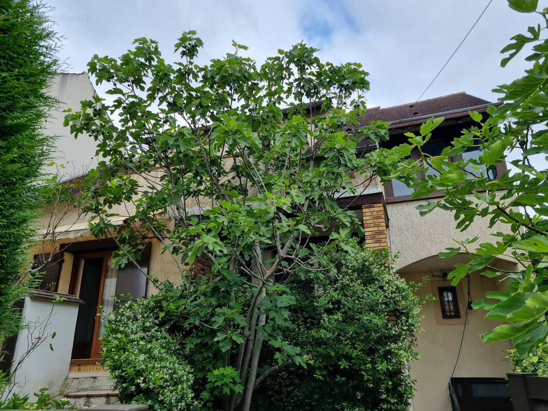 Maison à VIRY-CHATILLON
