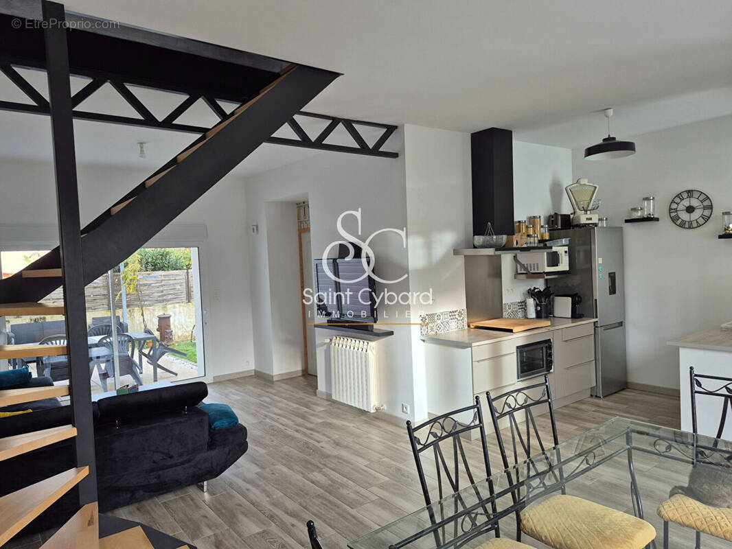 Maison à RUELLE-SUR-TOUVRE