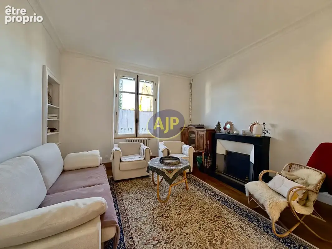 VÉRITABLE COUP DE COEUR  ; LE CHARME ET L'ÉLÉGANCE DU XIX SIÈCLE  Laissez-vous séduire par cette charmante maison d'environ 150  - photo 5