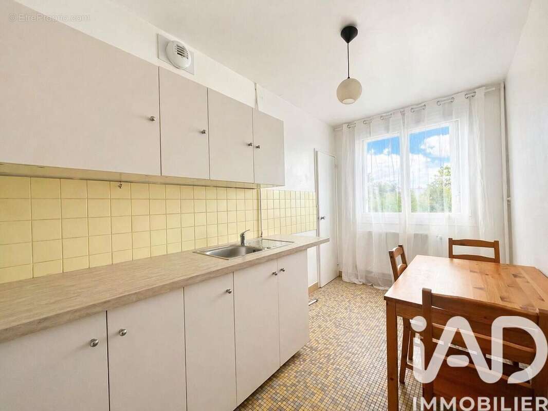 Photo 3 - Appartement à CORBEIL-ESSONNES