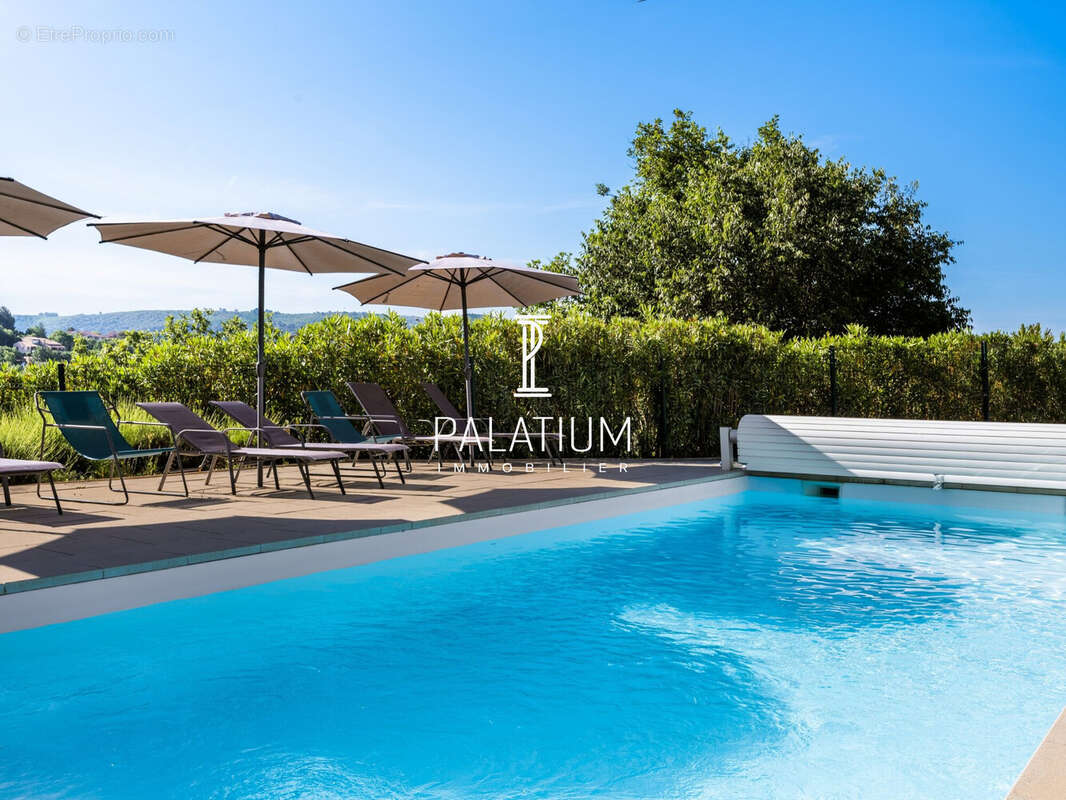 Appartement à GREOUX-LES-BAINS