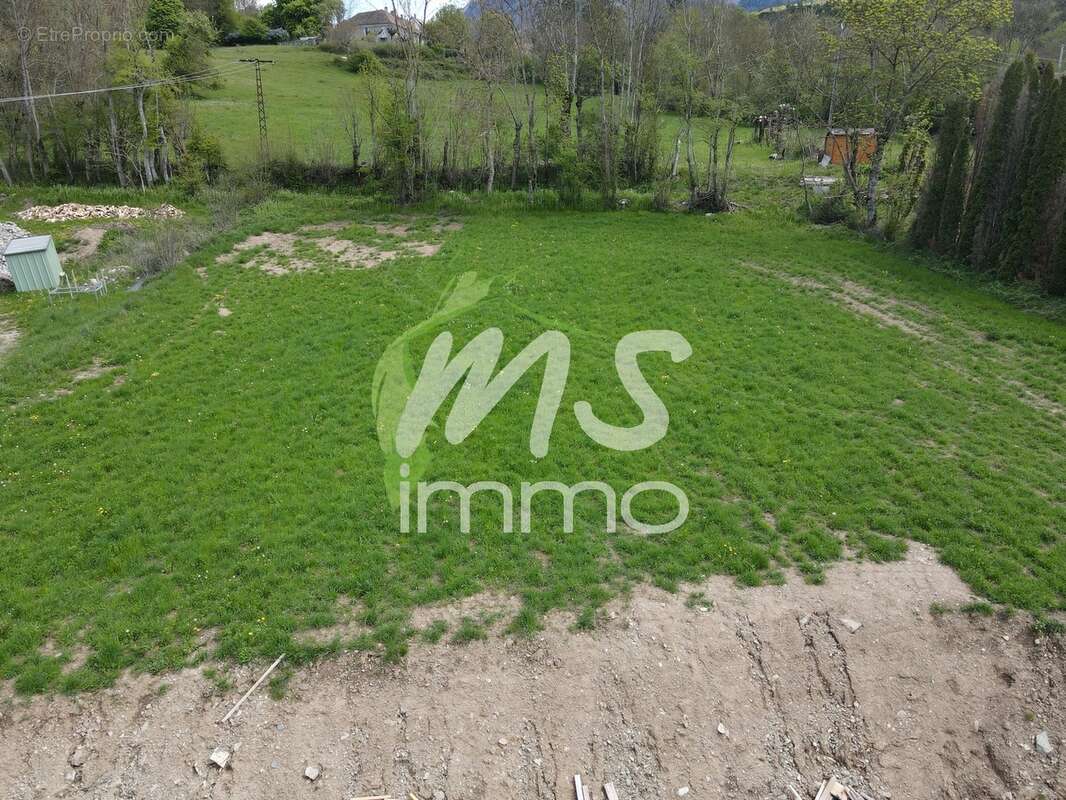 Terrain à CHAUFFAYER