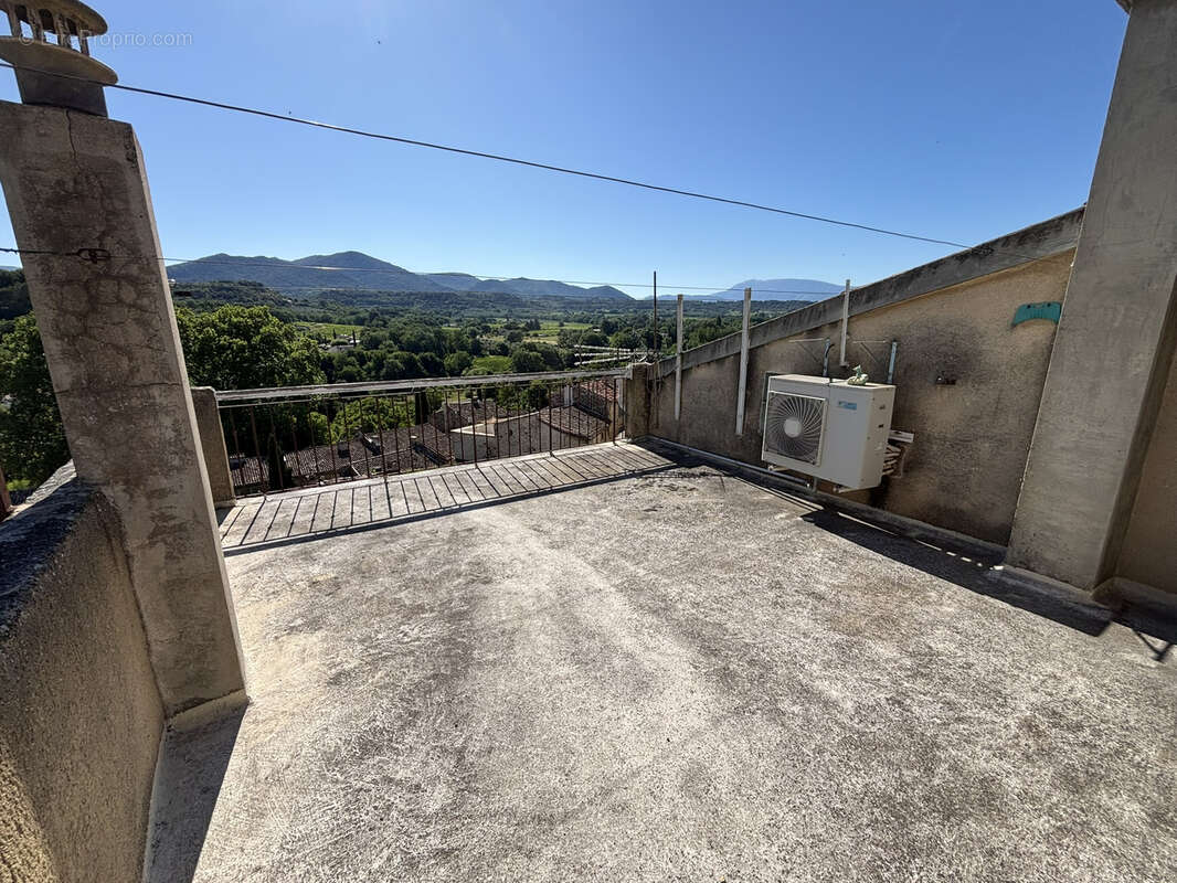 Maison à MIRABEL-AUX-BARONNIES