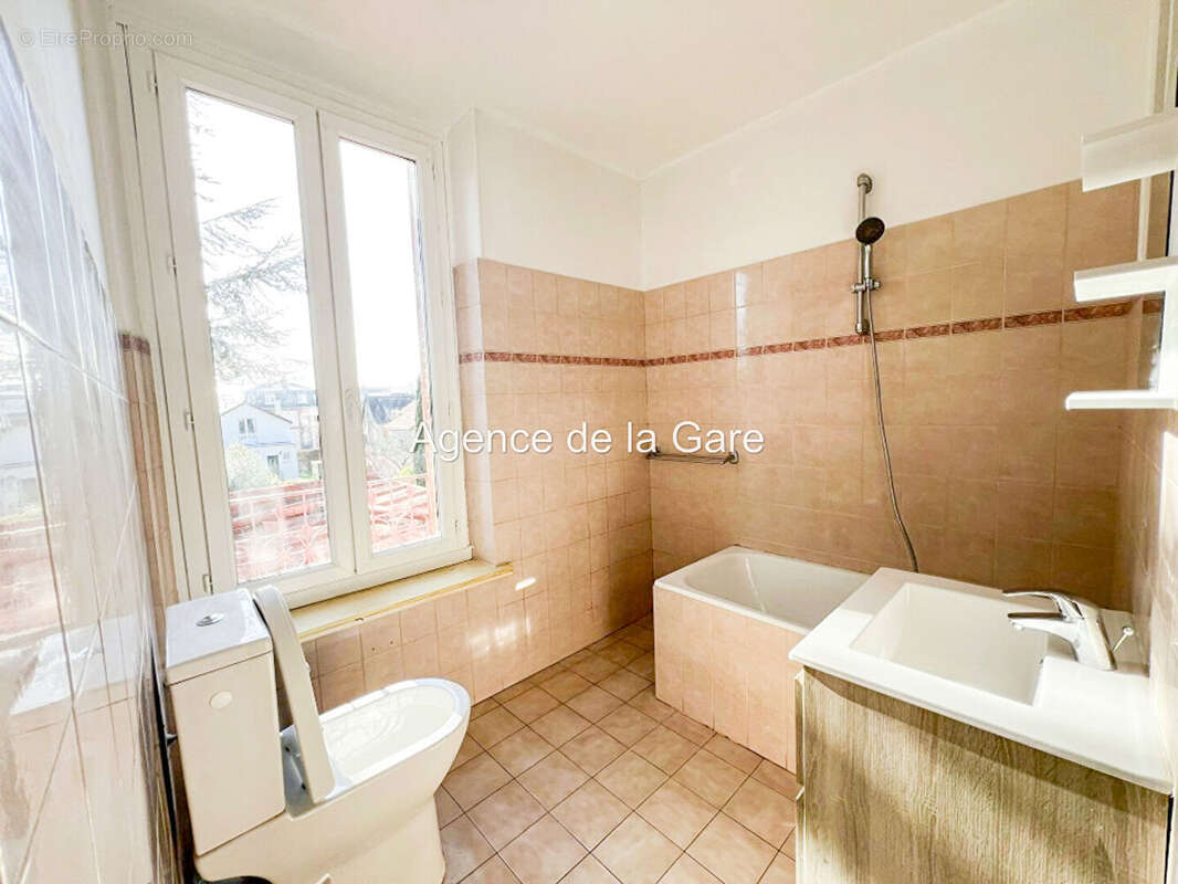 Maison à SARTROUVILLE