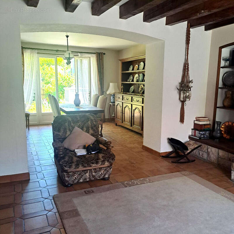 À vendre, maison 4 pièces d'environ 92 m² à BAGNEAUX SUR LOING (77167). - photo 5