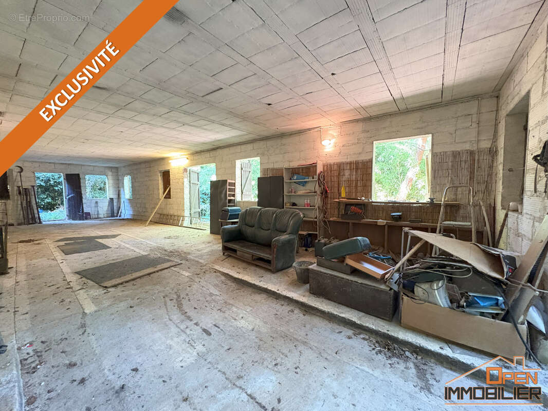 Parking à CALVIAC-EN-PERIGORD