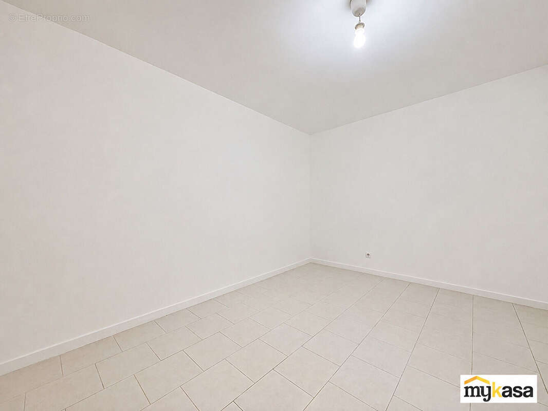 Appartement Martigues 1 pièce(s) 38 m2 - photo 5