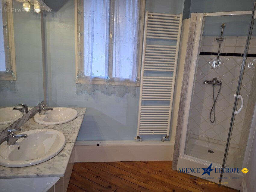 Appartement 81 m² à Vichy  - photo 6